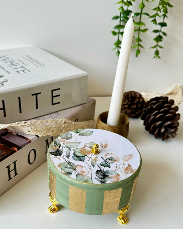 شکلات خوری طلایی