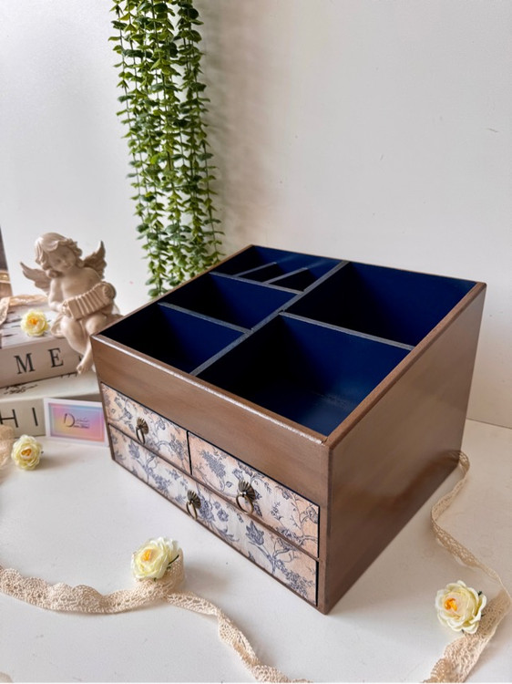 استند لوازم آرایش لوکس