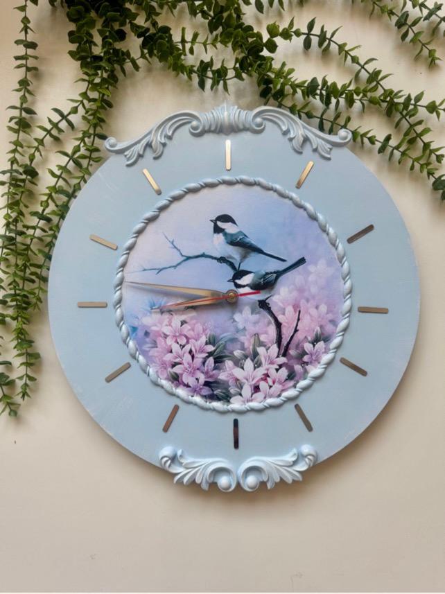 ساعت دیواری آبی