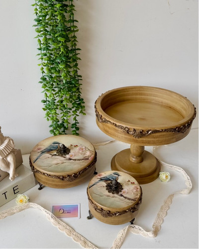 میوه خوری پایه دار بلند